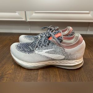 size 10 brooks running shoes